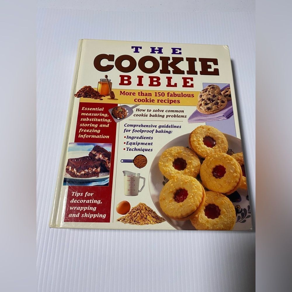 The Cookie Bible by Publications International Ltd 150 Recopies Hard Cover